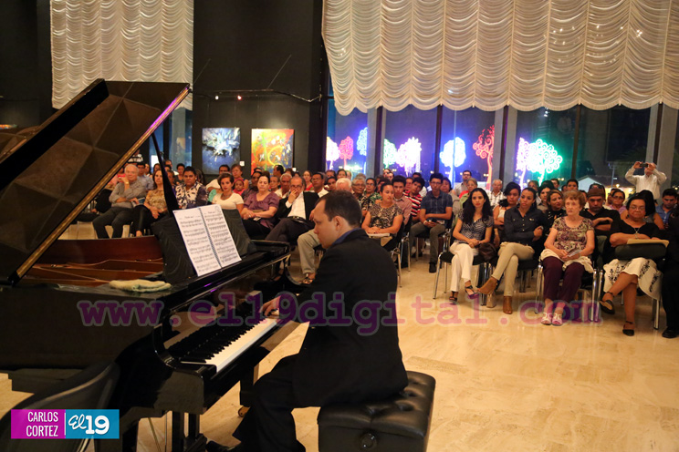 Nicaragua y México se exhiben en concierto de piano en el Teatro Nacional Rubén Darío